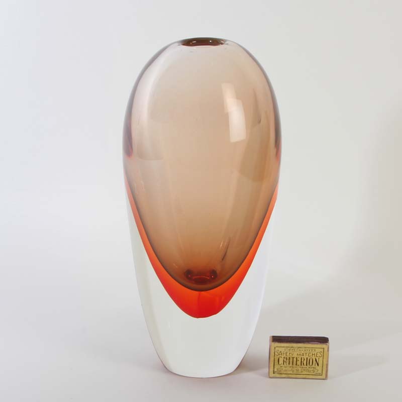 please refresh site if no photo here